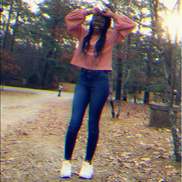 Meet your Posher, Trinity - Picture 1 of 1